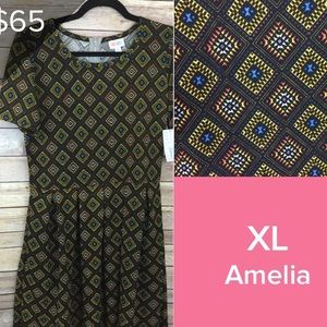LuLaRoe Amelia Pleated Dress w/ pockets